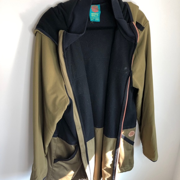 WW Track Jacket - Picture 6 of 8